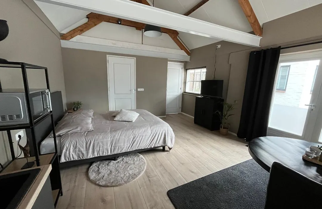 Kimz Bed & Breakfast-1