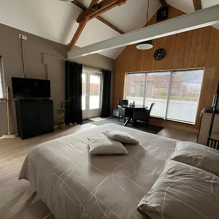 Kimz Bed & Breakfast-2